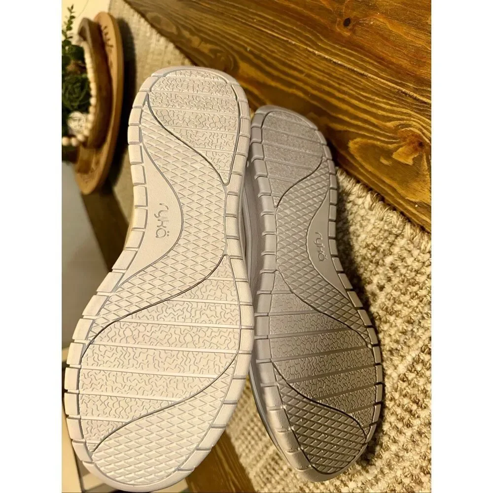 Ryka Water Repellent Faux Fur Quilted Winter Boots Shiver Beige Womens Size 9 NW